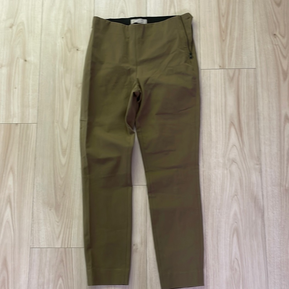 Everlane: The Side-Zip Stretch Cotton Pants
